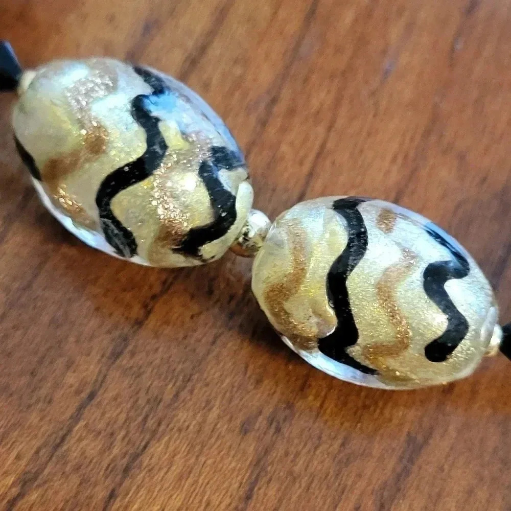 Vintage 90s Venetian Murano Glass Design by FMC Gold and Black Beaded Necklace - Picture 4 of 5